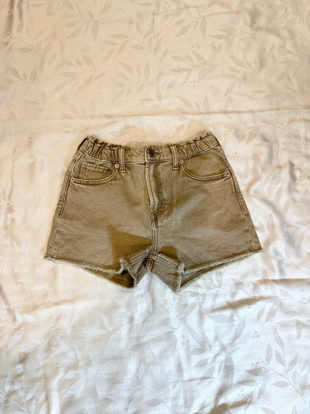 GAP girl’s girlfriend